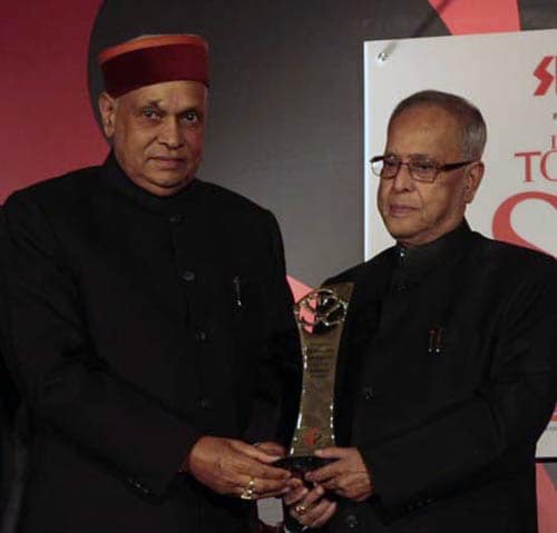 स्टेट ऑफ स्टेट्स: और पुरस्कार मिलता है.... | इंडिया स्टेट ऑफ स्टेट्स: और पुरस्कार मिलता है.... | <a style='COLOR: #d71920' href='http://bit.ly/indiatoday-hindi-section' target='_blank'>इंडिया