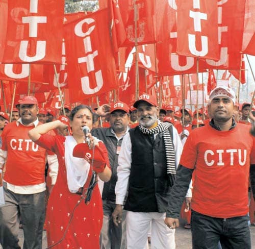 30 नवंबर 2011: तस्वीरों में देखें इंडिया टुडे | इंडिया 30 नवंबर 2011: तस्वीरों में देखें इंडिया टुडे | <a style='COLOR: #d71920' href='http://bit.ly/indiatoday-hindi-section' target='_blank'>इंडिया