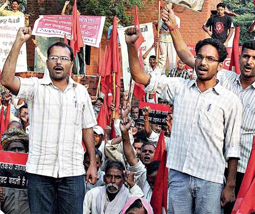 नई नस्‍ल के मजदूर संघ नेता | <a style='COLOR: #d71920' href='http://bit.ly/indiatoday-hindi-section' target='_blank'>पढ़ें इंडिया