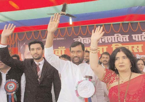 28 दिसम्बर 2011: तस्वीरों में देखें इंडिया 28 दिसम्बर 2011: तस्वीरों में देखें इंडिया