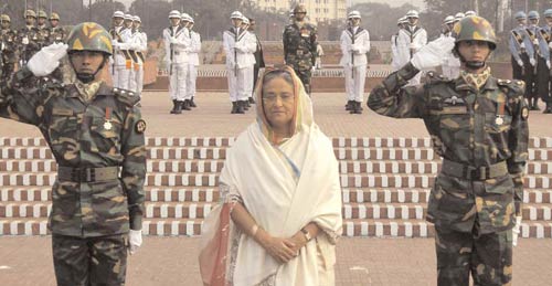 8 फरवरी 2012: तस्‍वीरों में इंडिया टुडे | <a style='COLOR: #d71920' href='http://bit.ly/indiatoday-hindi-section' target='_blank'>पढ़ें इंडिया