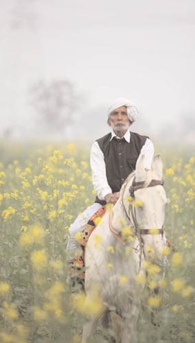 1 फरवरी 2012: तस्वीरों में इंडिया टुडे | पढ़ें इंडिया 1 फरवरी 2012: तस्वीरों में इंडिया टुडे | <a style='COLOR: #d71920' href='http://bit.ly/indiatoday-hindi-section' target='_blank'>पढ़ें इंडिया