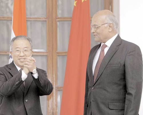 1 फरवरी 2012: तस्‍वीरों में इंडिया टुडे | <a style='COLOR: #d71920' href='http://bit.ly/indiatoday-hindi-section' target='_blank'>पढ़ें इंडिया