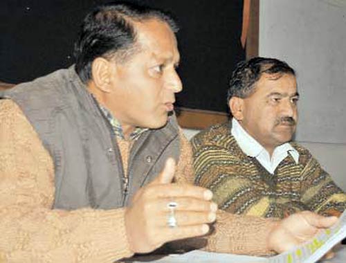 1 फरवरी 2012: तस्‍वीरों में इंडिया टुडे | <a style='COLOR: #d71920' href='http://bit.ly/indiatoday-hindi-section' target='_blank'>पढ़ें इंडिया