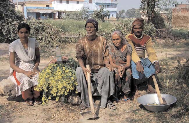 29 फरवरी 2012: तस्वीरों में इंडिया टुडे | पढ़ें इंडिया 29 फरवरी 2012: तस्वीरों में इंडिया टुडे | <a style='COLOR: #d71920' href='http://bit.ly/indiatoday-hindi-section' target='_blank'>पढ़ें इंडिया