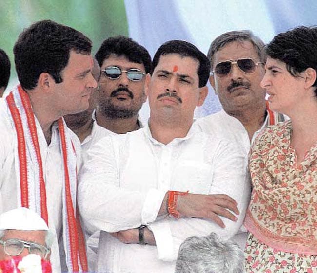 22 फरवरी 2012: तस्वीरों में इंडिया टुडे | पढ़ें इंडिया 22 फरवरी 2012: तस्वीरों में इंडिया टुडे | <a style='COLOR: #d71920' href='http://bit.ly/indiatoday-hindi-section' target='_blank'>पढ़ें इंडिया