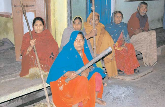 22 फरवरी 2012: तस्‍वीरों में इंडिया टुडे | <a style='COLOR: #d71920' href='http://bit.ly/indiatoday-hindi-section' target='_blank'>पढ़ें इंडिया