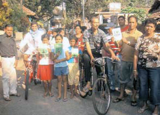 22 फरवरी 2012: तस्‍वीरों में इंडिया टुडे | <a style='COLOR: #d71920' href='http://bit.ly/indiatoday-hindi-section' target='_blank'>पढ़ें इंडिया