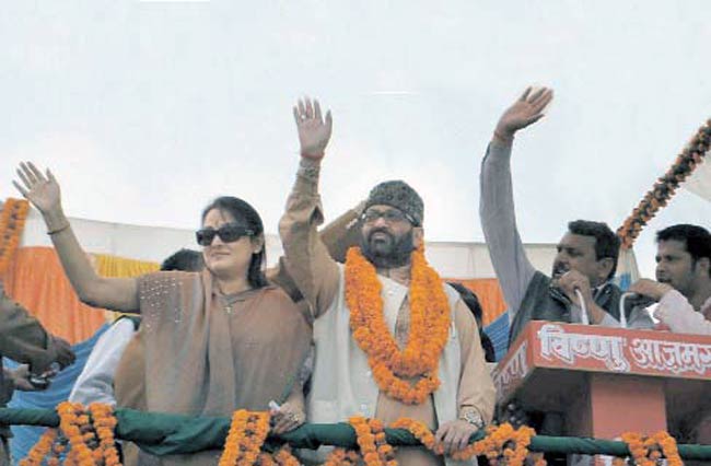 22 फरवरी 2012: तस्‍वीरों में इंडिया टुडे | <a style='COLOR: #d71920' href='http://bit.ly/indiatoday-hindi-section' target='_blank'>पढ़ें इंडिया