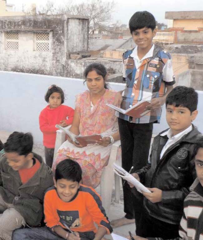 29 फरवरी 2012: तस्वीरों में इंडिया टुडे | पढ़ें इंडिया 29 फरवरी 2012: तस्वीरों में इंडिया टुडे | <a style='COLOR: #d71920' href='http://bit.ly/indiatoday-hindi-section' target='_blank'>पढ़ें इंडिया