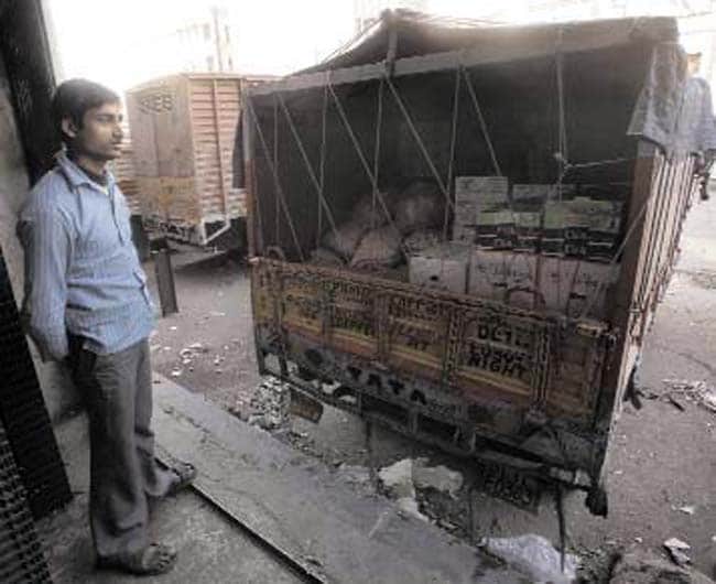 29 फरवरी 2012: तस्वीरों में इंडिया टुडे | पढ़ें इंडिया 29 फरवरी 2012: तस्वीरों में इंडिया टुडे | <a style='COLOR: #d71920' href='http://bit.ly/indiatoday-hindi-section' target='_blank'>पढ़ें इंडिया