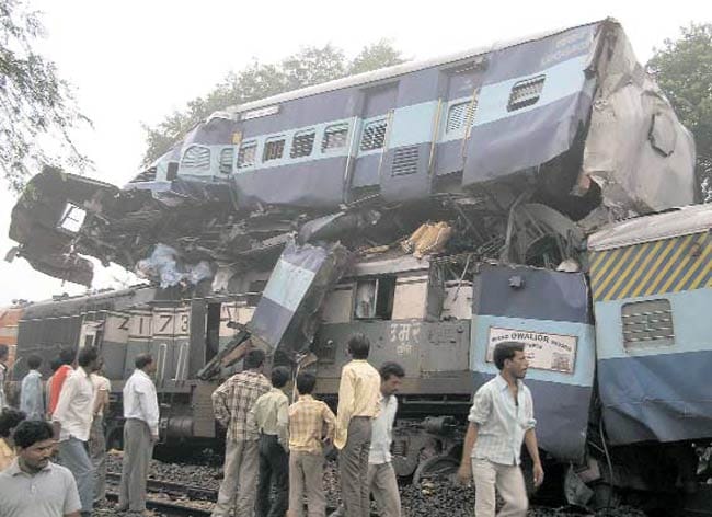 22 फरवरी 2012: तस्वीरों में इंडिया टुडे | पढ़ें इंडिया 22 फरवरी 2012: तस्वीरों में इंडिया टुडे | <a style='COLOR: #d71920' href='http://bit.ly/indiatoday-hindi-section' target='_blank'>पढ़ें इंडिया