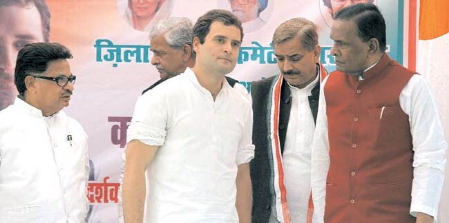 22 फरवरी 2012: तस्वीरों में इंडिया टुडे | पढ़ें इंडिया 22 फरवरी 2012: तस्वीरों में इंडिया टुडे | <a style='COLOR: #d71920' href='http://bit.ly/indiatoday-hindi-section' target='_blank'>पढ़ें इंडिया