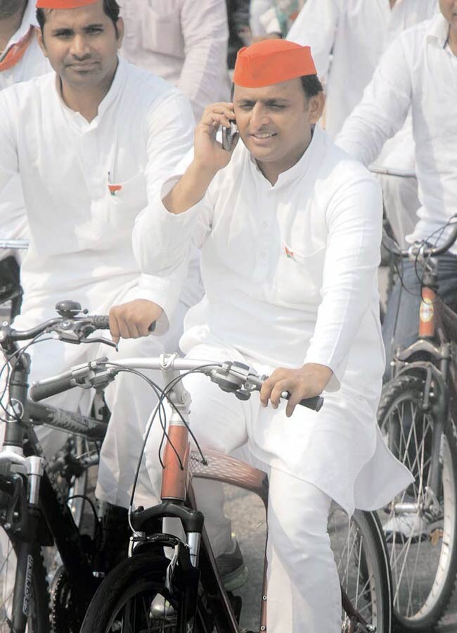 07 मार्च 2012: तस्वीरों में इंडिया टुडे | पढ़ें इंडिया 07 मार्च 2012: तस्वीरों में इंडिया टुडे | <a style='COLOR: #d71920' href='http://bit.ly/indiatoday-hindi-section' target='_blank'>पढ़ें इंडिया