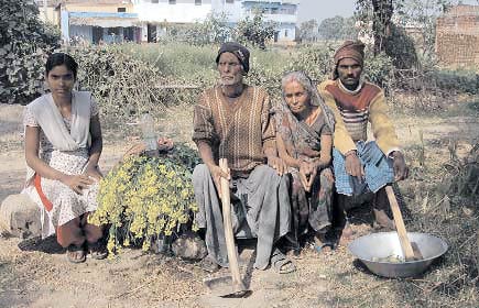 07 मार्च 2012: तस्वीरों में इंडिया टुडे | पढ़ें इंडिया 07 मार्च 2012: तस्वीरों में इंडिया टुडे | <a style='COLOR: #d71920' href='http://bit.ly/indiatoday-hindi-section' target='_blank'>पढ़ें इंडिया