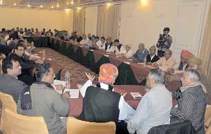 07 मार्च 2012: तस्वीरों में इंडिया टुडे | पढ़ें इंडिया 07 मार्च 2012: तस्वीरों में इंडिया टुडे | <a style='COLOR: #d71920' href='http://bit.ly/indiatoday-hindi-section' target='_blank'>पढ़ें इंडिया