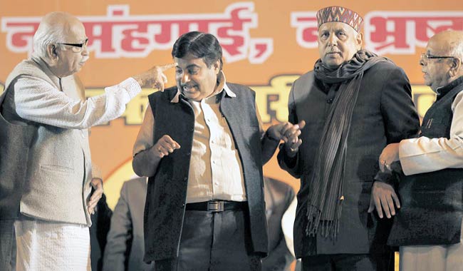 07 मार्च 2012: तस्वीरों में इंडिया टुडे | पढ़ें इंडिया 07 मार्च 2012: तस्वीरों में इंडिया टुडे | <a style='COLOR: #d71920' href='http://bit.ly/indiatoday-hindi-section' target='_blank'>पढ़ें इंडिया