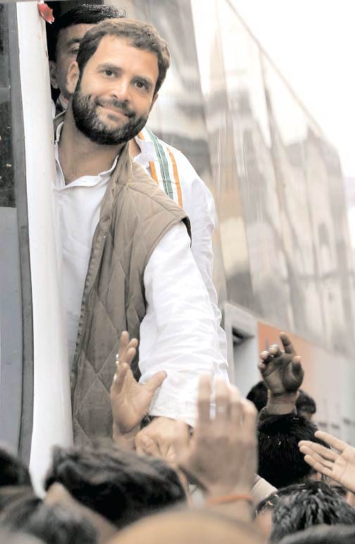 07 मार्च 2012: तस्वीरों में इंडिया टुडे | पढ़ें इंडिया 07 मार्च 2012: तस्वीरों में इंडिया टुडे | <a style='COLOR: #d71920' href='http://bit.ly/indiatoday-hindi-section' target='_blank'>पढ़ें इंडिया