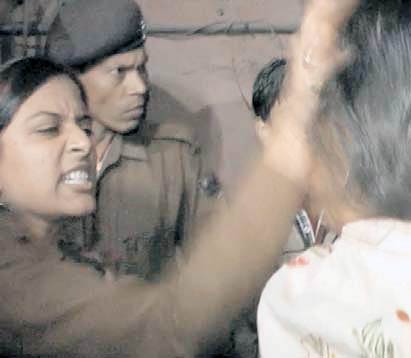 07 मार्च 2012: तस्‍वीरों में इंडिया टुडे | <a style='COLOR: #d71920' href='http://bit.ly/indiatoday-hindi-section' target='_blank'>पढ़ें इंडिया