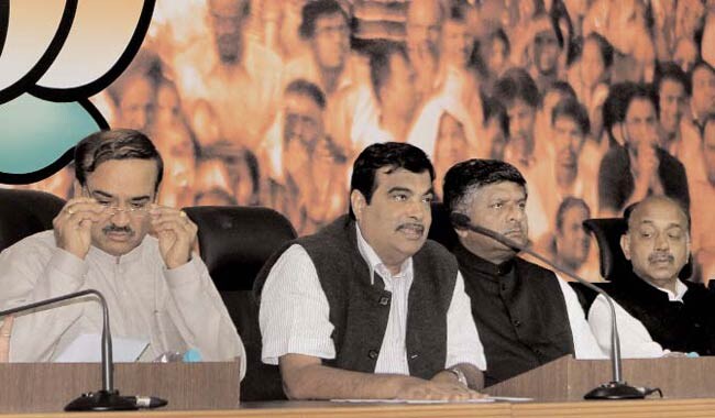 21 मार्च 2012: तस्वीरों में इंडिया टुडे | पढ़ें इंडिया 21 मार्च 2012: तस्वीरों में इंडिया टुडे | <a style='COLOR: #d71920' href='http://bit.ly/indiatoday-hindi-section' target='_blank'>पढ़ें इंडिया