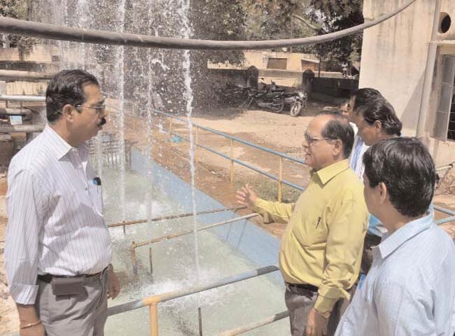 04 अप्रैल 2012: तस्वीरों में इंडिया टुडे | पढ़ें इंडिया 04 अप्रैल 2012: तस्वीरों में इंडिया टुडे | <a style='COLOR: #d71920' href='http://bit.ly/indiatoday-hindi-section' target='_blank'>पढ़ें इंडिया