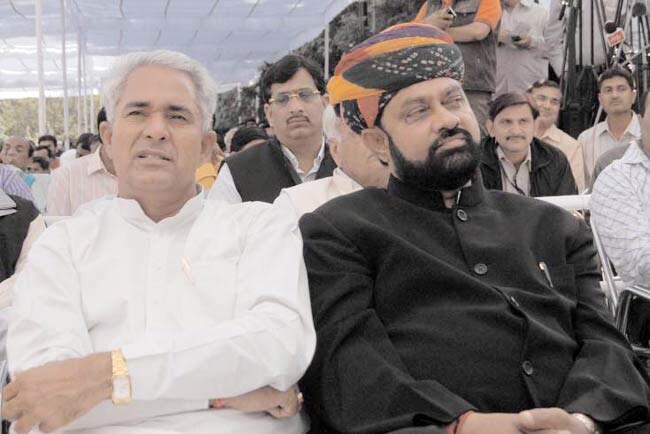 21 मार्च 2012: तस्वीरों में इंडिया टुडे | पढ़ें इंडिया 21 मार्च 2012: तस्वीरों में इंडिया टुडे | <a style='COLOR: #d71920' href='http://bit.ly/indiatoday-hindi-section' target='_blank'>पढ़ें इंडिया