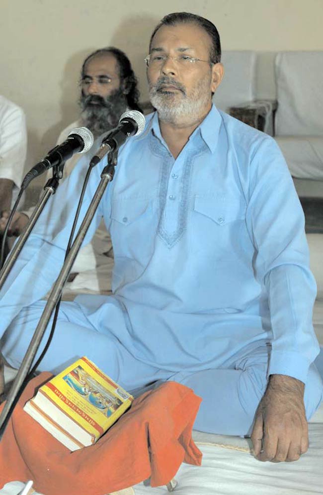 04 अप्रैल 2012: तस्‍वीरों में इंडिया टुडे | <a style='COLOR: #d71920' href='http://bit.ly/indiatoday-hindi-section' target='_blank'>पढ़ें इंडिया