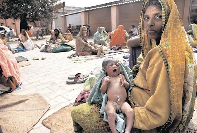 21 मार्च 2012: तस्वीरों में इंडिया टुडे | पढ़ें इंडिया 21 मार्च 2012: तस्वीरों में इंडिया टुडे | <a style='COLOR: #d71920' href='http://bit.ly/indiatoday-hindi-section' target='_blank'>पढ़ें इंडिया