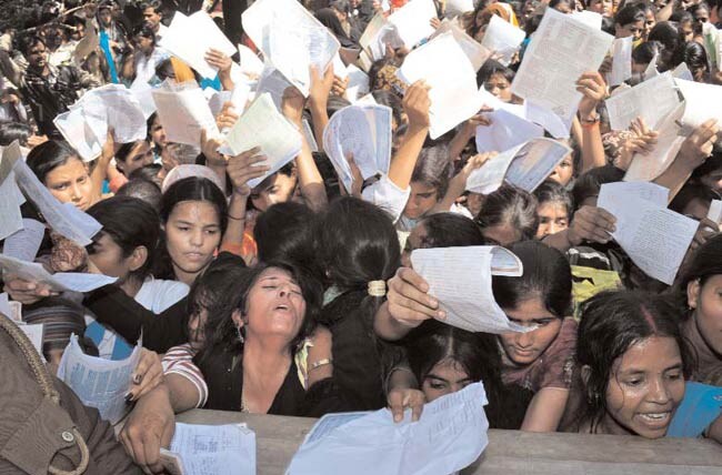 21 मार्च 2012: तस्वीरों में इंडिया टुडे | पढ़ें इंडिया 21 मार्च 2012: तस्वीरों में इंडिया टुडे | <a style='COLOR: #d71920' href='http://bit.ly/indiatoday-hindi-section' target='_blank'>पढ़ें इंडिया