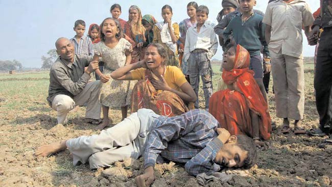 11 अप्रैल 2012: तस्‍वीरों में इंडिया टुडे | <a style='COLOR: #d71920' href='http://bit.ly/indiatoday-hindi-section' target='_blank'>पढ़ें इंडिया