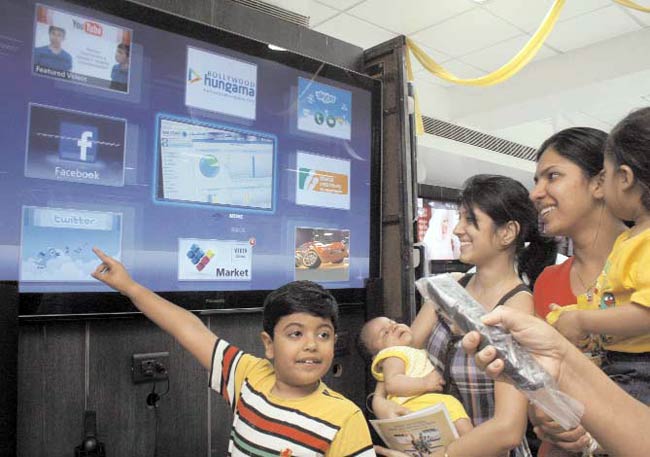 11 अप्रैल 2012: तस्वीरों में इंडिया टुडे | पढ़ें इंडिया 11 अप्रैल 2012: तस्वीरों में इंडिया टुडे | <a style='COLOR: #d71920' href='http://bit.ly/indiatoday-hindi-section' target='_blank'>पढ़ें इंडिया