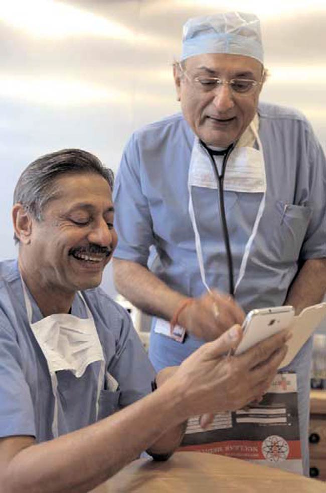 11 अप्रैल 2012: तस्‍वीरों में इंडिया टुडे | <a style='COLOR: #d71920' href='http://bit.ly/indiatoday-hindi-section' target='_blank'>पढ़ें इंडिया