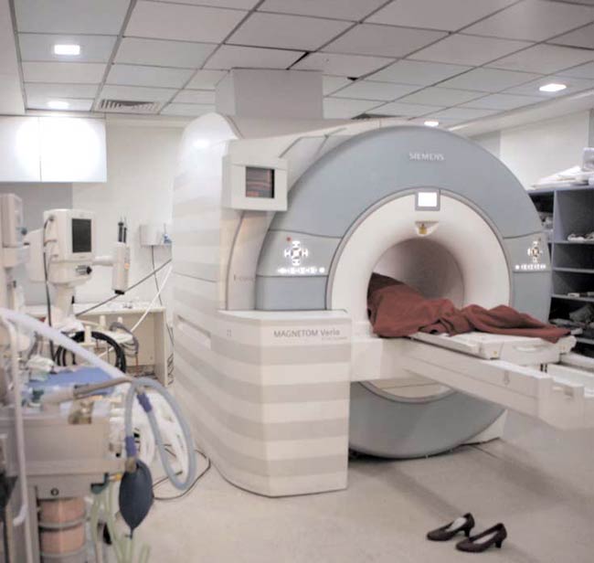 11 अप्रैल 2012: तस्‍वीरों में इंडिया टुडे | <a style='COLOR: #d71920' href='http://bit.ly/indiatoday-hindi-section' target='_blank'>पढ़ें इंडिया