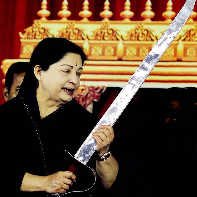 राजनीति के टॉप 10 | <a style='COLOR: #d71920' href='http://bit.ly/high-and-almighty' target='_blank'>ऊंचे और असरदार