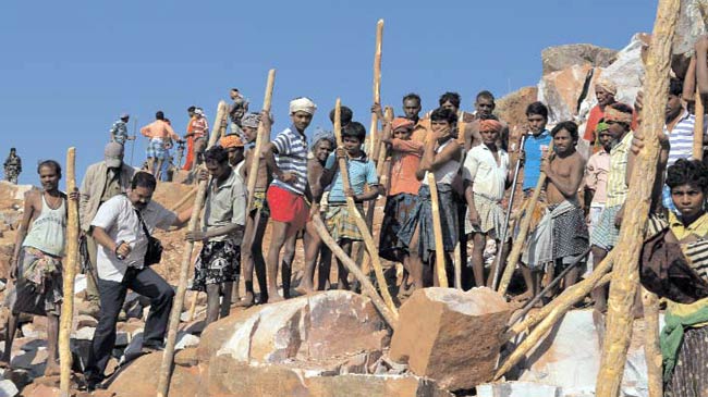 11 अप्रैल 2012: तस्वीरों में इंडिया टुडे | पढ़ें इंडिया 11 अप्रैल 2012: तस्वीरों में इंडिया टुडे | <a style='COLOR: #d71920' href='http://bit.ly/indiatoday-hindi-section' target='_blank'>पढ़ें इंडिया