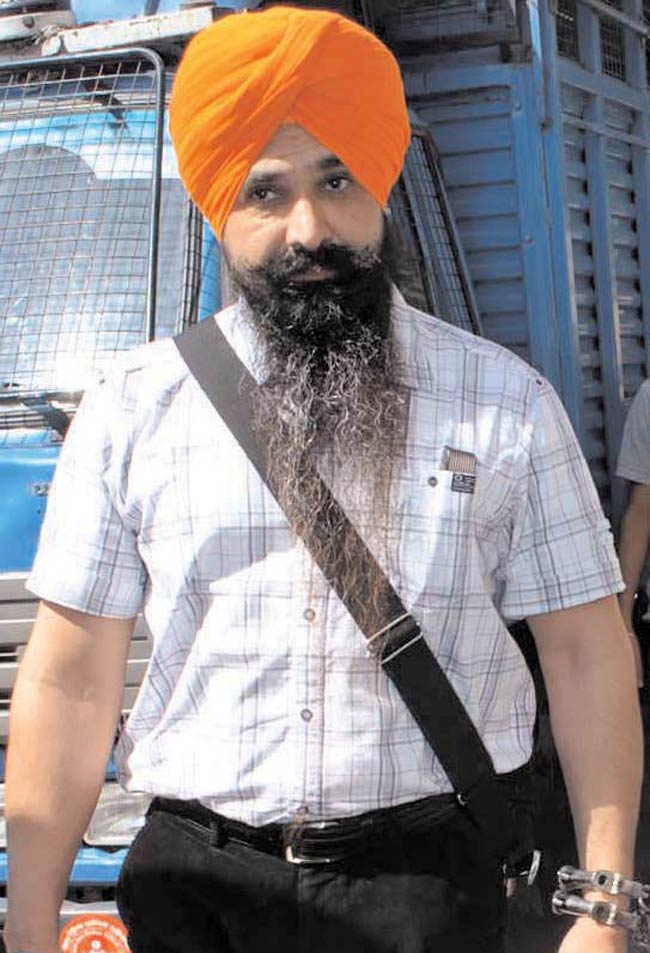 11 अप्रैल 2012: तस्‍वीरों में इंडिया टुडे | <a style='COLOR: #d71920' href='http://bit.ly/indiatoday-hindi-section' target='_blank'>पढ़ें इंडिया