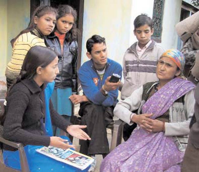 11 अप्रैल 2012: तस्‍वीरों में इंडिया टुडे | <a style='COLOR: #d71920' href='http://bit.ly/indiatoday-hindi-section' target='_blank'>पढ़ें इंडिया