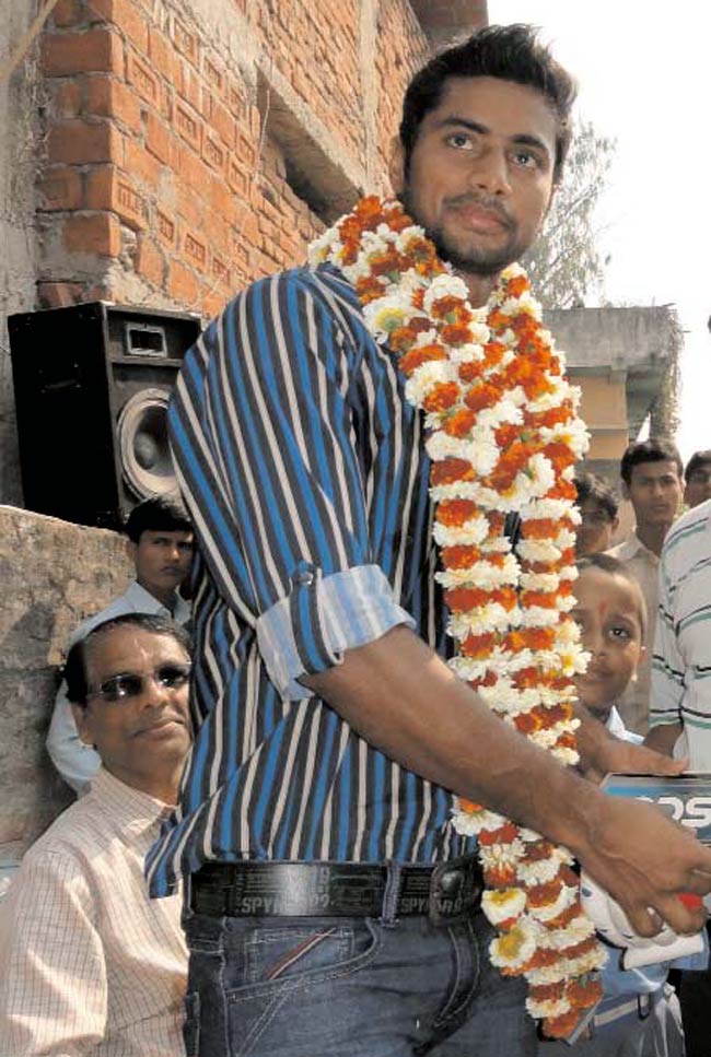 18 अप्रैल 2012: तस्‍वीरों में इंडिया टुडे | <a style='COLOR: #d71920' href='http://bit.ly/indiatoday-hindi-section' target='_blank'>पढ़ें इंडिया