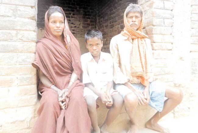 9 मई 2012: तस्वीरों में इंडिया टुडे | पढ़ें इंडिया 9 मई 2012: तस्वीरों में इंडिया टुडे | <a style='COLOR: #d71920' href='http://bit.ly/indiatoday-hindi-section' target='_blank'>पढ़ें इंडिया