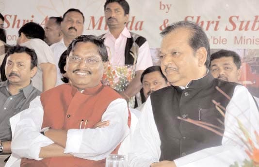 30 मई 2012: तस्वीरों में इंडिया टुडे | पढ़ें इंडिया 30 मई 2012: तस्वीरों में इंडिया टुडे | <a style='COLOR: #d71920' href='http://bit.ly/indiatoday-hindi-section' target='_blank'>पढ़ें इंडिया