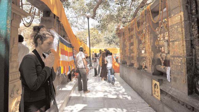 23 मई 2012: तस्वीरों में इंडिया टुडे | पढ़ें इंडिया 23 मई 2012: तस्वीरों में इंडिया टुडे | <a style='COLOR: #d71920' href='http://bit.ly/indiatoday-hindi-section' target='_blank'>पढ़ें इंडिया