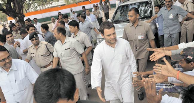 6 जून 2012: तस्‍वीरों में इंडिया टुडे | <a style='COLOR: #d71920' href='http://bit.ly/indiatoday-hindi-section' target='_blank'>पढ़ें इंडिया