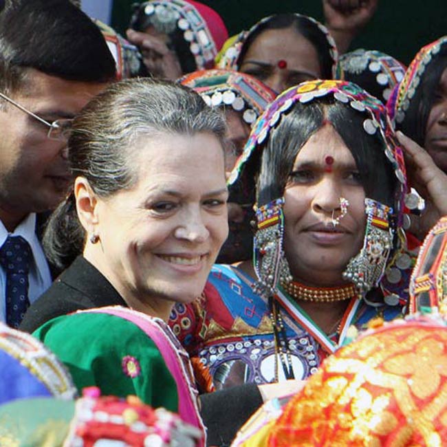 18 अप्रैल 2012: तस्‍वीरों में इंडिया टुडे | <a style='COLOR: #d71920' href='http://bit.ly/indiatoday-hindi-section' target='_blank'>पढ़ें इंडिया