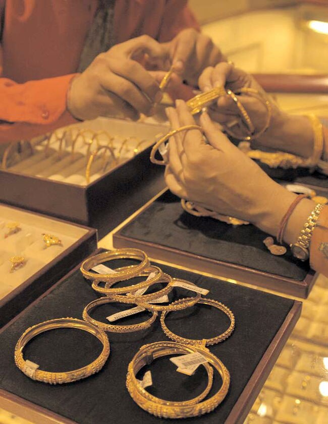 25 अप्रैल 2012: तस्‍वीरों में इंडिया टुडे | <a style='COLOR: #d71920' href='http://bit.ly/indiatoday-hindi-section' target='_blank'>पढ़ें इंडिया