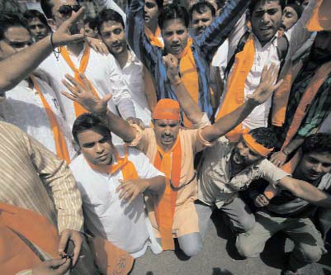 6 जून 2012: तस्‍वीरों में इंडिया टुडे | <a style='COLOR: #d71920' href='http://bit.ly/indiatoday-hindi-section' target='_blank'>पढ़ें इंडिया