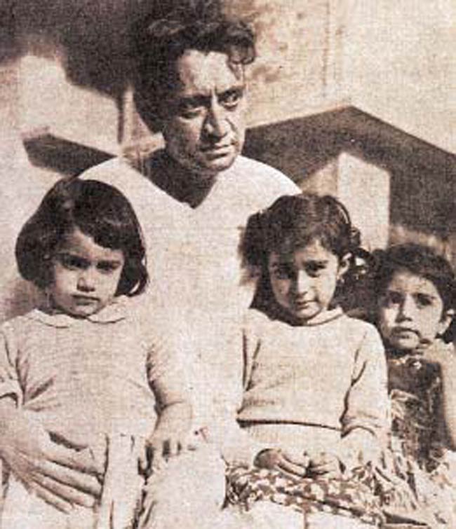 23 मई 2012: तस्वीरों में इंडिया टुडे | पढ़ें इंडिया 23 मई 2012: तस्वीरों में इंडिया टुडे | <a style='COLOR: #d71920' href='http://bit.ly/indiatoday-hindi-section' target='_blank'>पढ़ें इंडिया