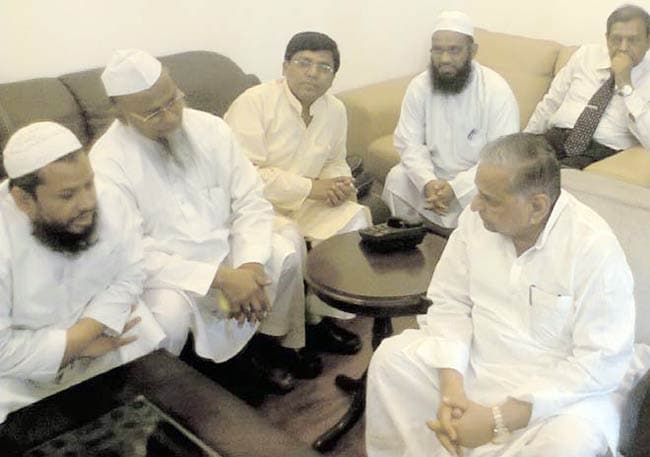 30 मई 2012: तस्वीरों में इंडिया टुडे | पढ़ें इंडिया 30 मई 2012: तस्वीरों में इंडिया टुडे | <a style='COLOR: #d71920' href='http://bit.ly/indiatoday-hindi-section' target='_blank'>पढ़ें इंडिया