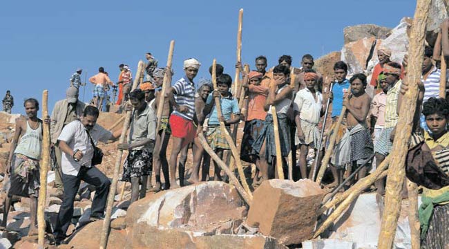 18 अप्रैल 2012: तस्‍वीरों में इंडिया टुडे | <a style='COLOR: #d71920' href='http://bit.ly/indiatoday-hindi-section' target='_blank'>पढ़ें इंडिया