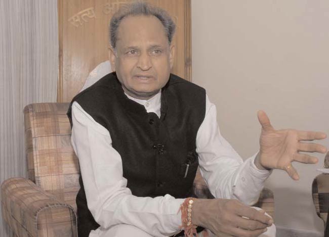 23 मई 2012: तस्वीरों में इंडिया टुडे | पढ़ें इंडिया 23 मई 2012: तस्वीरों में इंडिया टुडे | <a style='COLOR: #d71920' href='http://bit.ly/indiatoday-hindi-section' target='_blank'>पढ़ें इंडिया