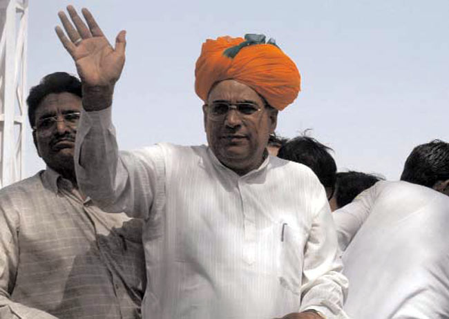 25 अप्रैल 2012: तस्‍वीरों में इंडिया टुडे | <a style='COLOR: #d71920' href='http://bit.ly/indiatoday-hindi-section' target='_blank'>पढ़ें इंडिया